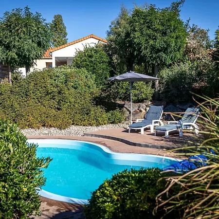 Luxurious With Private Pool In The Vend E *